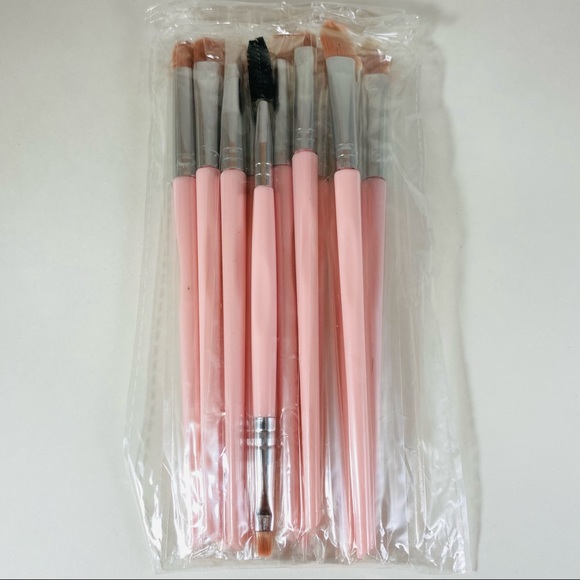 Full set of synthetic eye shadow brushes with blush pink handles - Picture 2 of 3
